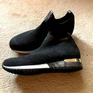 Black knit J/Slides